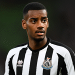 ما هي أبرز مهارات ألكساندر إيساك